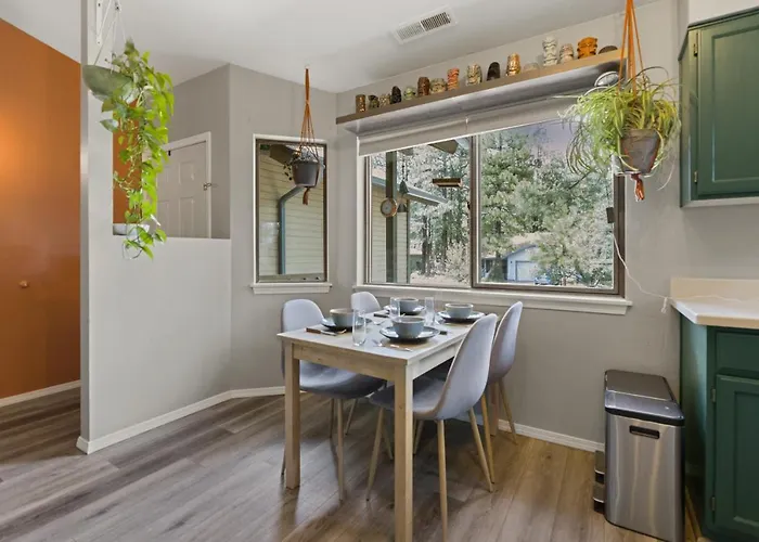 Stylish With In Gym Ac Fully Fenced Yard Holiday home Flagstaff