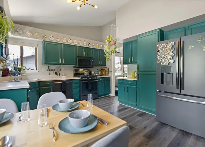 Stylish With In Gym Ac Fully Fenced Yard
