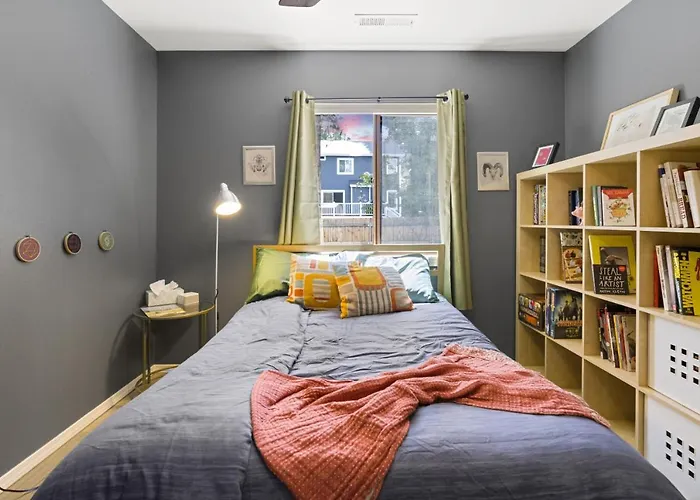 Stylish With In Gym Ac Fully Fenced Yard * Flagstaff