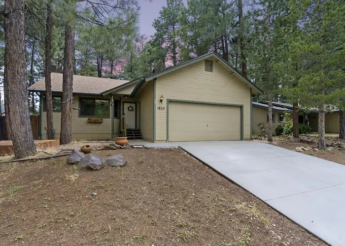 Stylish With In Gym Ac Fully Fenced Yard